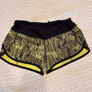 Lululemon Speed up low-rise shorts size 4 LIKE NEW